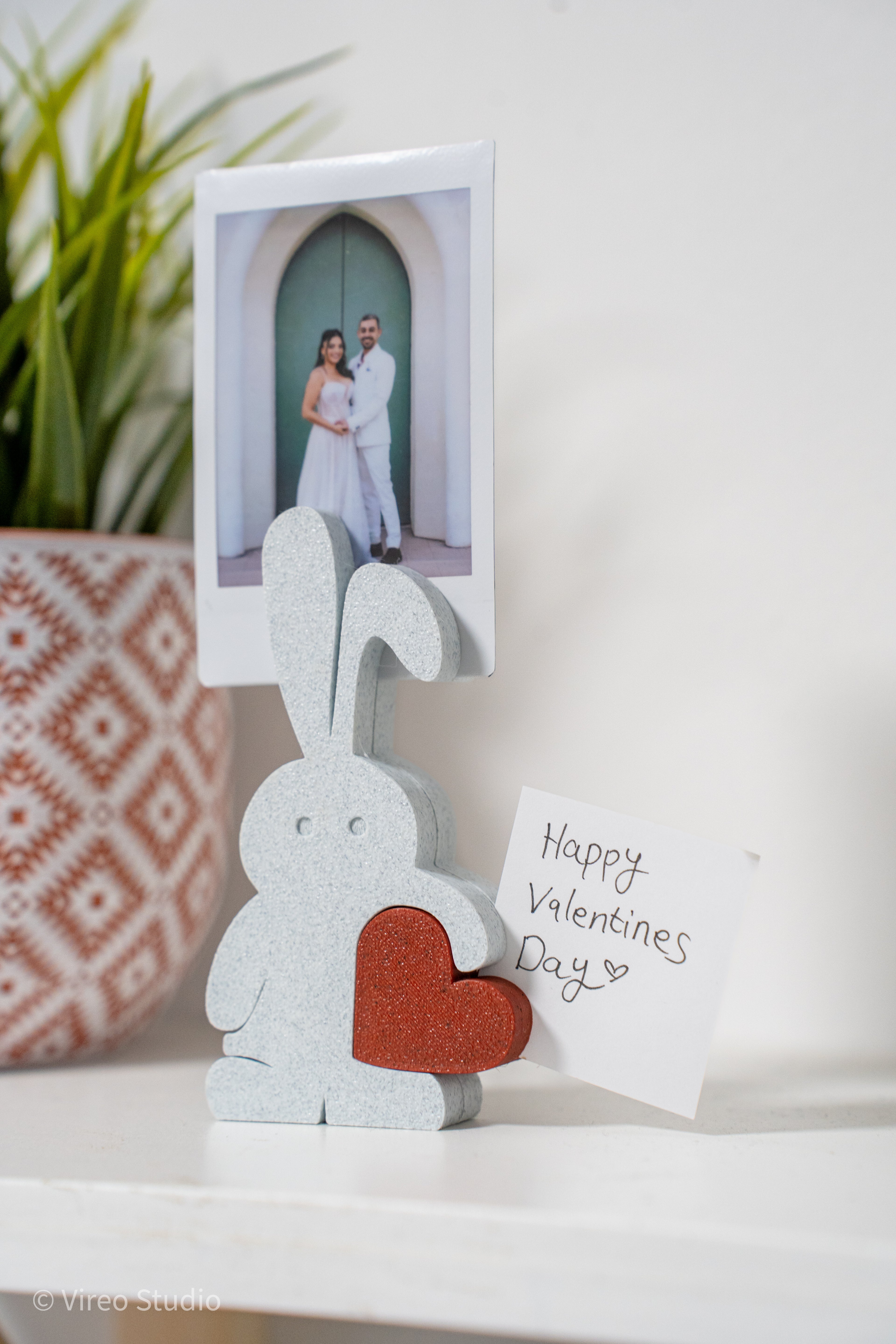 Magnetische Hasen mit Herz-Valentinstagsdekoration, 2 Stück